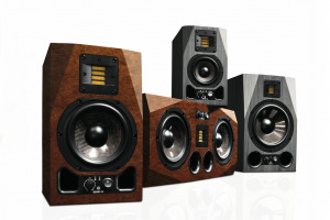 Odbierz bezpłatne skórki do monitorów Adam Audio AX