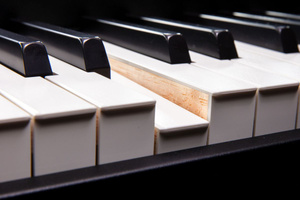 Roland Fantom 8 EX syntezator