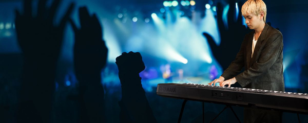 Yamaha PSR-EW320 keyboard do nauki gry - bezpłatne lekcje online i FLOWKEY