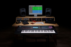Roland Fantom 6 EX  syntezator