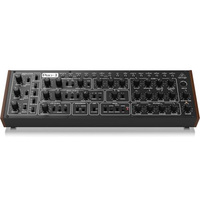 Behringer PRO-1 syntezator analogowy