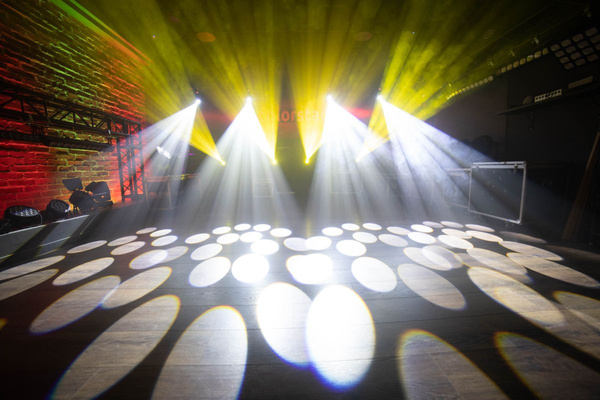 ColorStage Delta LED 100W Beam - Zestaw 4 głowic ruchomych w case