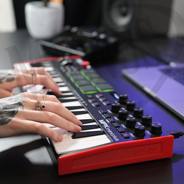 Akai MPK Mini Plus kontroler