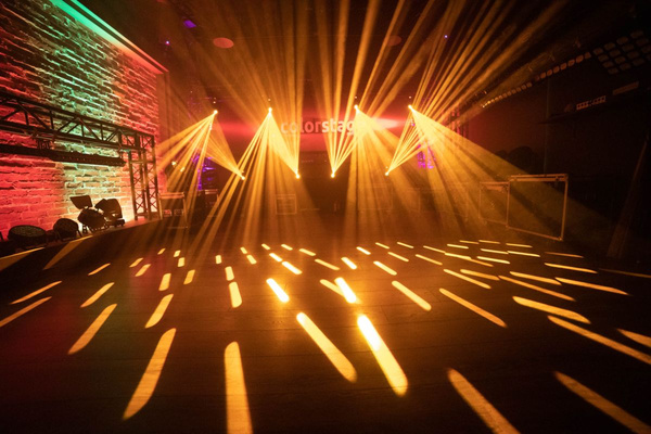 ColorStage Delta LED 100W Beam - Zestaw 4 głowic ruchomych w case