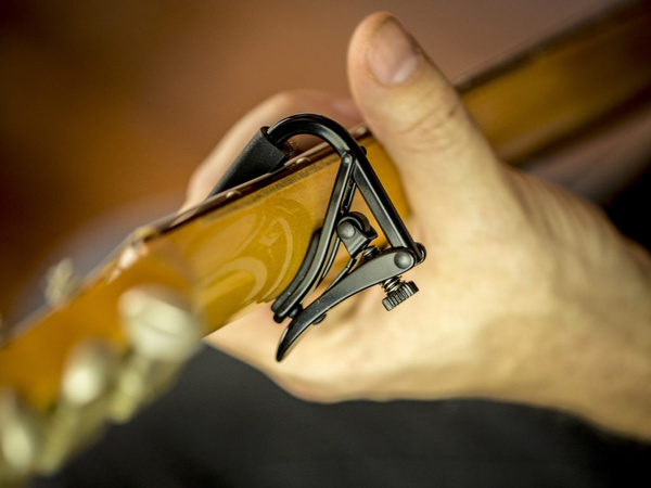 Shubb R1 - wymienna nakładka do kapodastrów