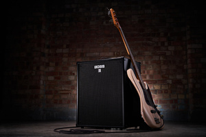 Boss Katana-210 Bass - Combo basowe 160W