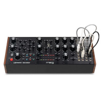 Moog Labyrinth syntezator analogowy