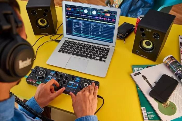 Hercules DJ Starter Kit  zestaw dla DJ