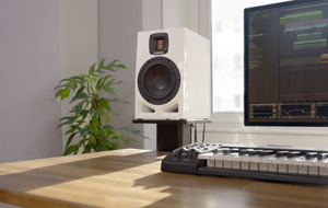 Adam Audio A7V Arctic White aktywny monitor studyjny