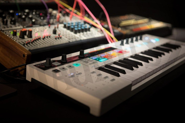 Arturia Keystep PRO kontroler MIDI