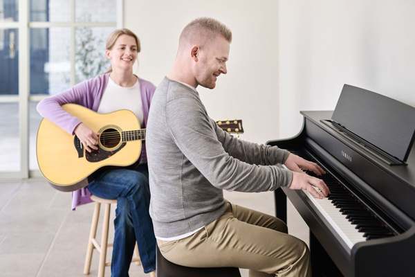 Yamaha Clavinova CLP-845 R - pianino cyfrowe