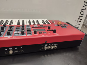 Nord Wave 2 - syntezator - ekspozycja