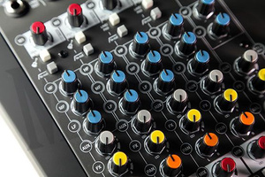 Allen&amp;Heath ZEDi10 mikser analogowy