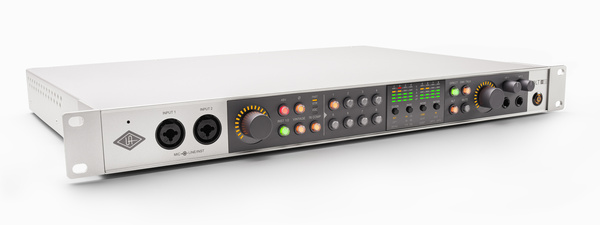 Universal Audio Volt 876  - 3 lata gwarancji po rejestracji