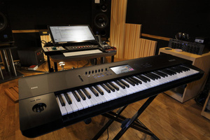 Korg Nautilus-88-AT stacja robocza z funkcją aftertouch