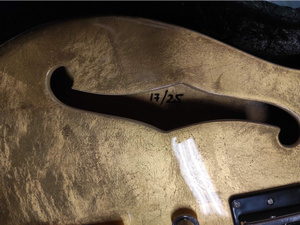 Duesenberg Starplayer TV 25th Anniversary Gold Leaf gitara elektryczna, edycja limitowana
