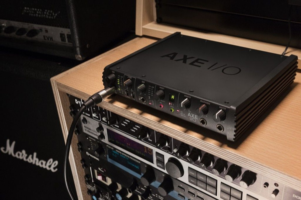 iK Multimedia Axe I/O  Gitarowy Interfejs Audio