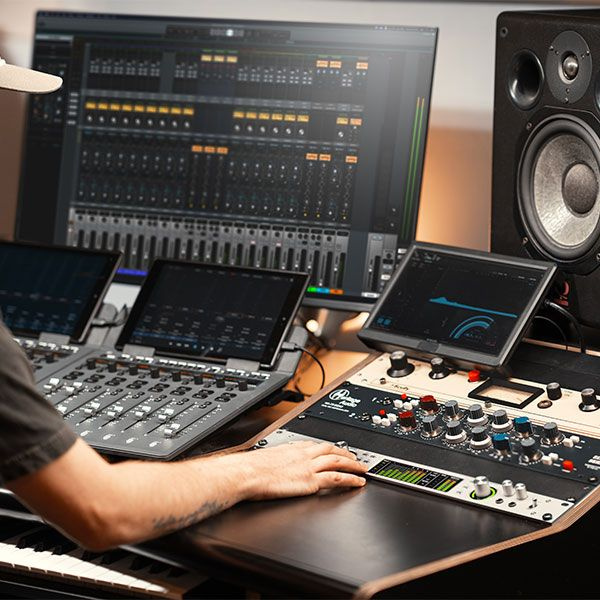 Universal Audio Apollo X8 Gen 2 Essentials - interfejs audio Thunderbolt 3 + mikrofon Sphere LX GRATIS!