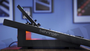 Behringer Wing cyfrowy mikser 48-kanałowy z ekranem dotykowym
