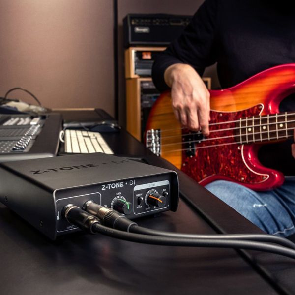 iK Multimedia Z-Tone DI efekt gitarowy