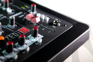 Allen&amp;Heath ZEDi10 mikser analogowy
