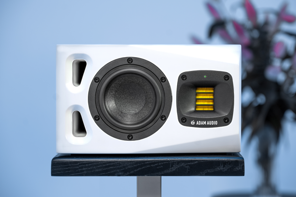 Adam Audio A4V Arctic White aktywny monitor studyjny