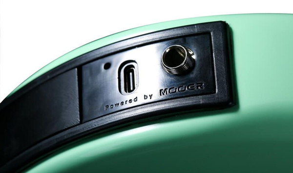 Mooer GTRS Standard 800  Intelligent Guitar Surf Green