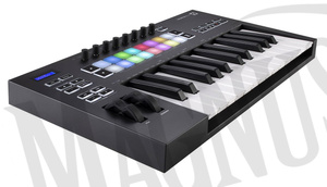 Novation Launchkey 25 MK3 kontroler