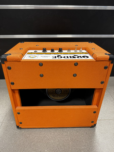 Orange Tiny Terror - ekspozycja