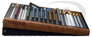 Tascam Model 12 mikser analogowy