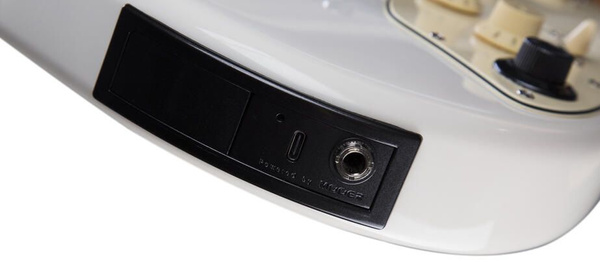 Mooer GTRS Professional 801  Intelligent Guitar Olympic White