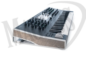 Waldorf Quantum syntezator