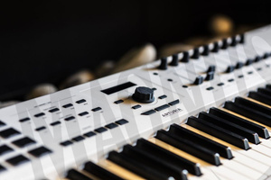 Arturia KeyLab 88 Mk2 White hybrydowy kontroler MIDI + PIGMENTS GRATIS!