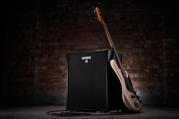 Boss Katana-210 Bass - Combo basowe 160W