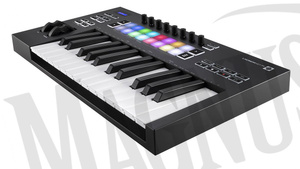 Novation Launchkey 25 MK3 kontroler