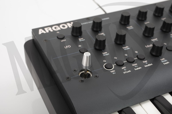 Modal Argon8 syntezator analogowy