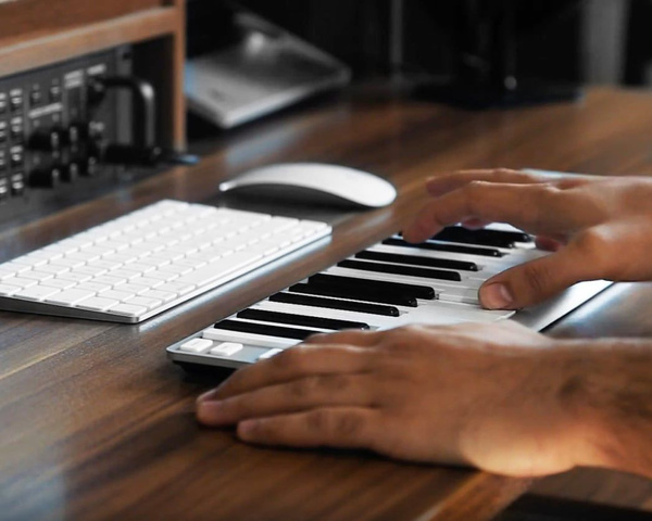 ESI xKey 37 - kontroler MIDI