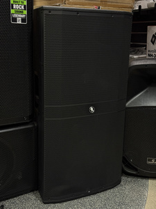 MACKIE DRM315 - trójdrożna kolumna aktywna 2300W - ekspozycja