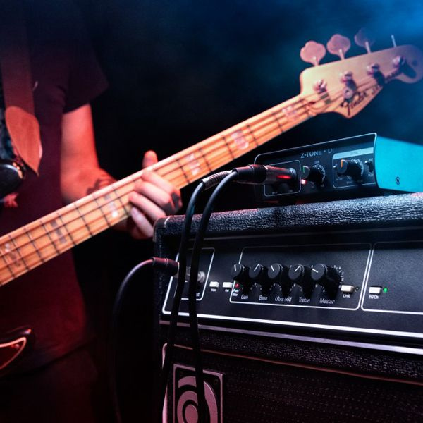 iK Multimedia Z-Tone DI efekt gitarowy