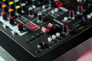 Allen&amp;Heath ZEDi10 FX mikser analogowy