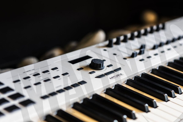 Arturia KeyLab 88 Mk2 White hybrydowy kontroler MIDI + PIGMENTS GRATIS!