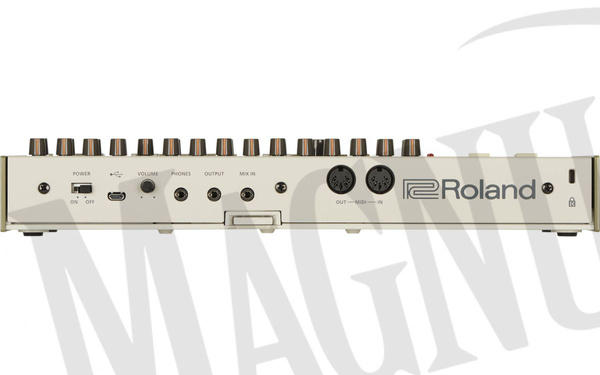 Roland TR09 syntezator