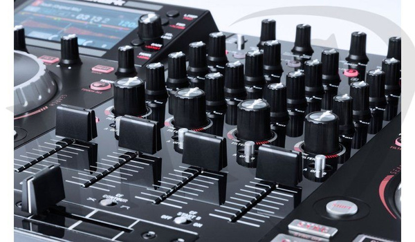 Numark NV II kontroler DJ pod Serato kontroler DJ