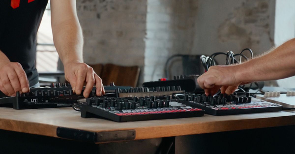iK Multimedia Uno Synth Pro X syntezator