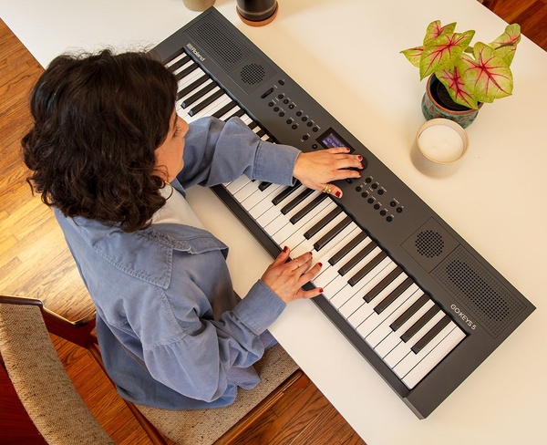 Roland GO:KEYS 5 Graphite keyboard