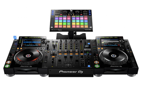 Pioneer DDJ-XP2  kontroler dla rekordbox dj i Serato DJ Pro