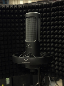 Beyerdynamic M 90 PRO X - mikrofon pojemnościowy - ekspozycja
