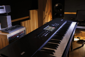 Korg Nautilus-88-AT stacja robocza z funkcją aftertouch