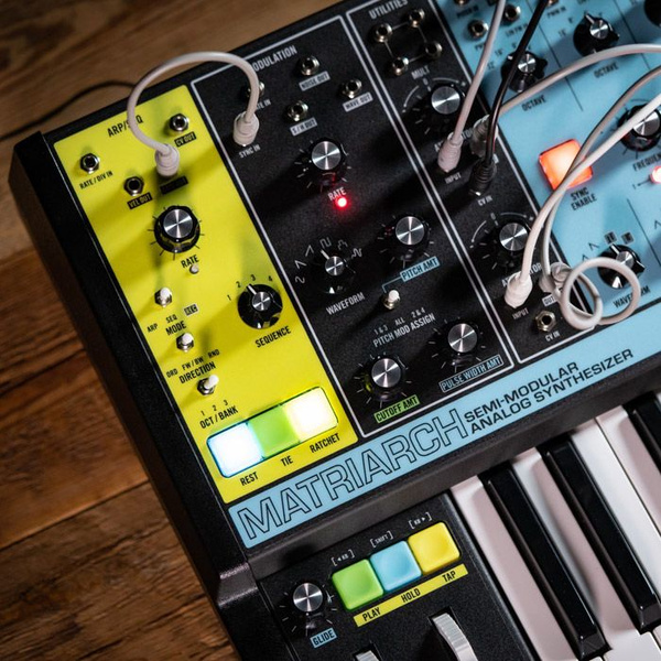 Moog Matriarch syntezator semi-modularny
