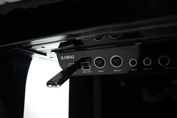 Kawai K-500 ATX4 EP — Pianino akustyczne z hybrydowym systemem AnyTime X4